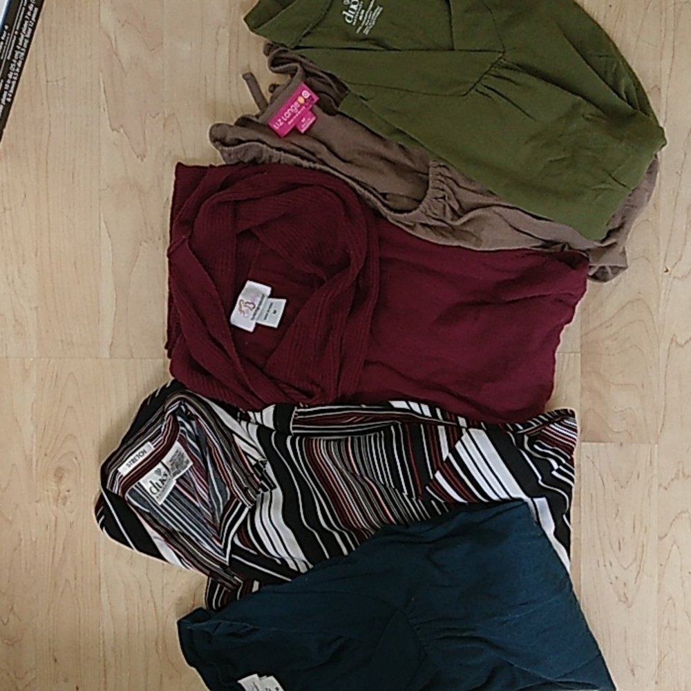 Medium Maternity Tops. Brand name, excellent condition.
